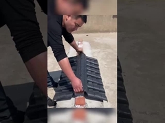 정원 벽에 대한 중국 전통 플라스틱 지붕 타일 설치