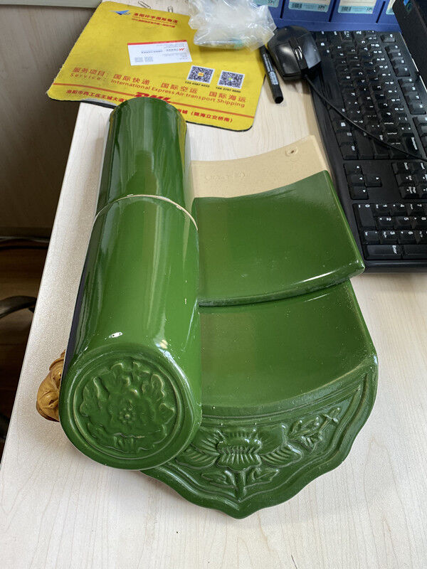 녹색 유약 타일 복고풍 나무 질감 안뜰 풍경 정자 발코니 자연 장식용 나무 프레임 중국식 파빌리온